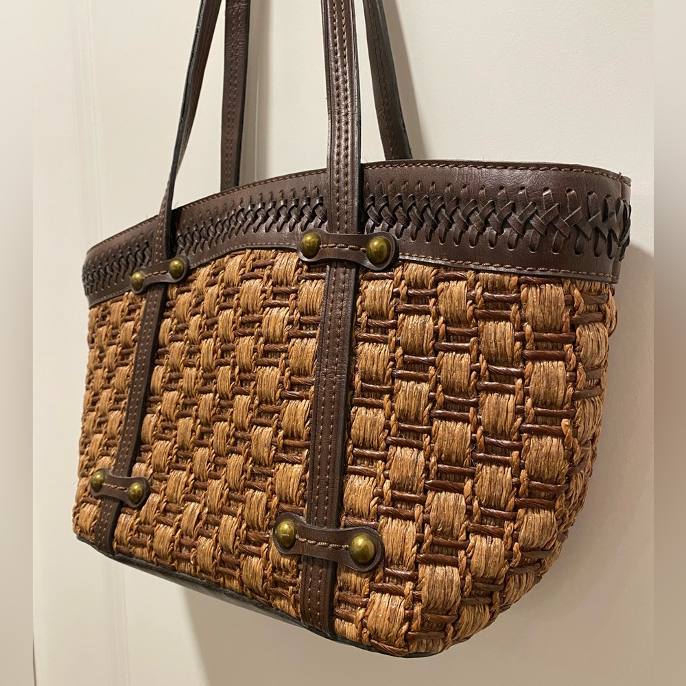 Fossil woven bag
